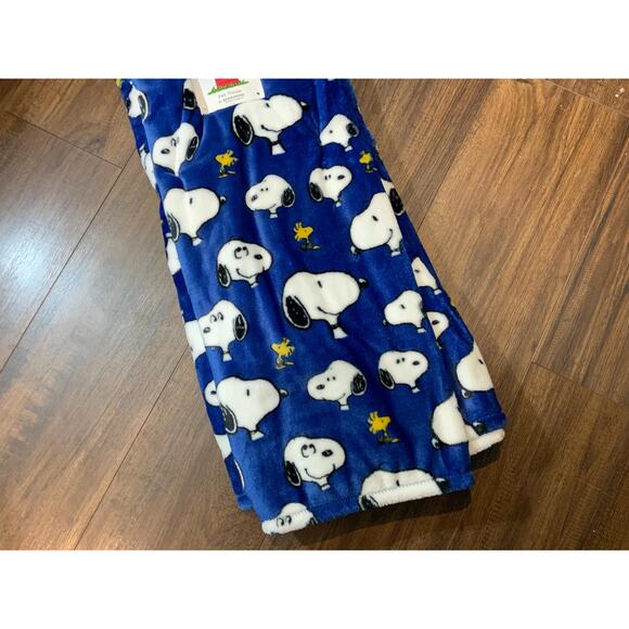 SNOOPY Blue "Snoopy n’ Woodstock ”Soft Home Decorative Throw Blanket Collection - Picture 3 of 5
